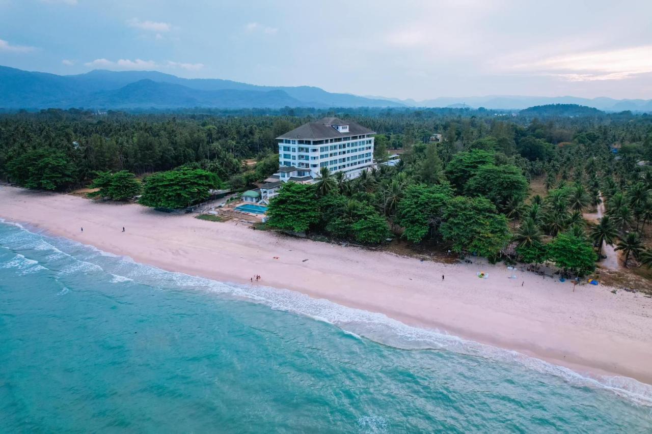 Khanom Golden Beach Hotel Exterior photo