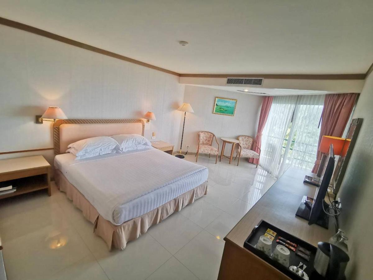 Khanom Golden Beach Hotel Exterior photo