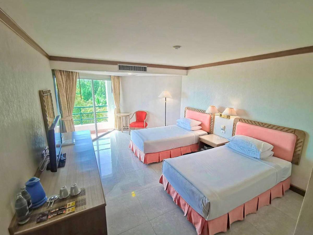 Khanom Golden Beach Hotel Exterior photo
