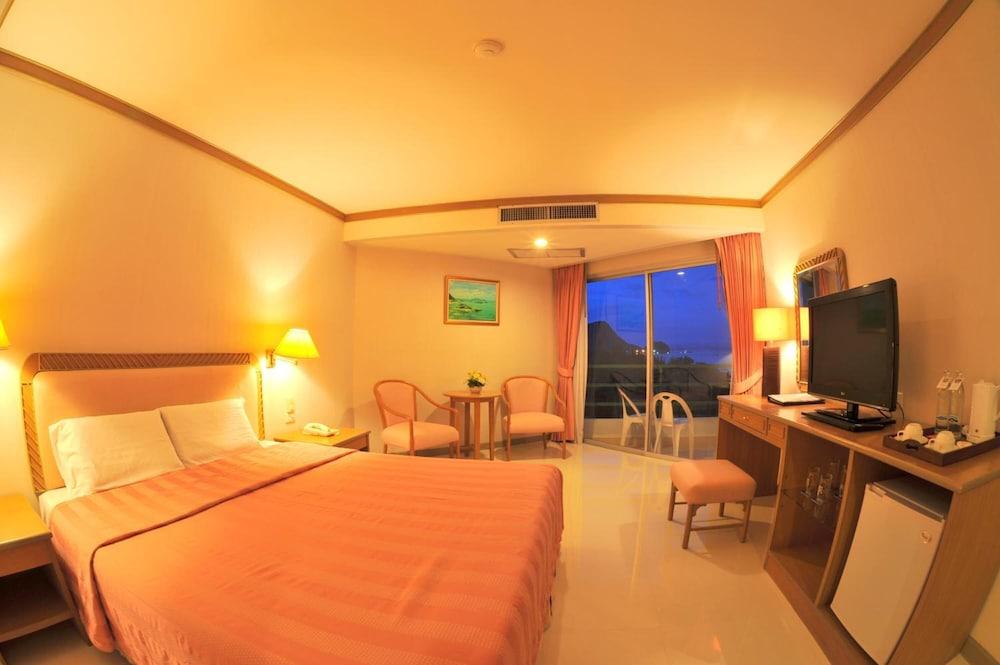 Khanom Golden Beach Hotel Exterior photo