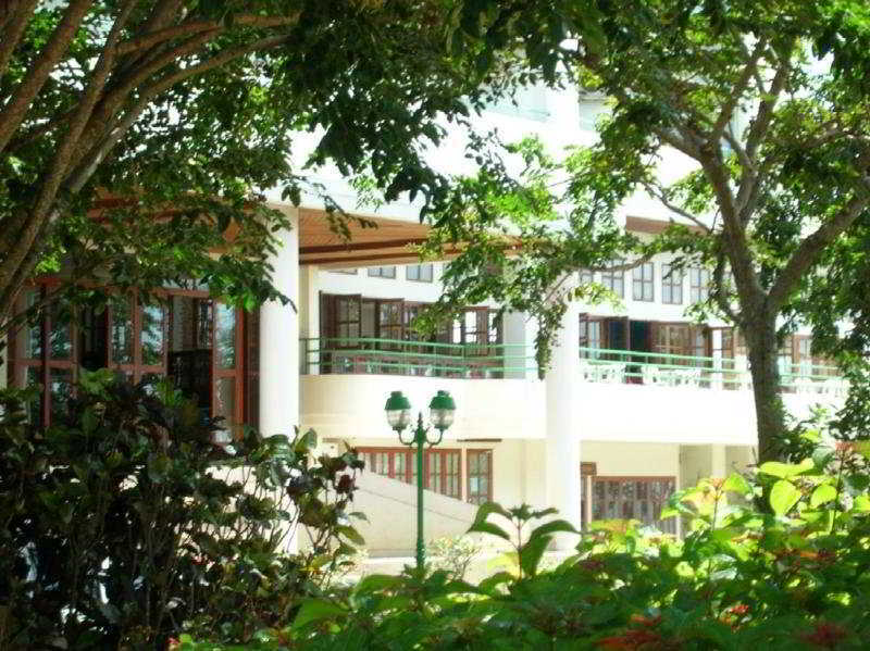 Khanom Golden Beach Hotel Exterior photo